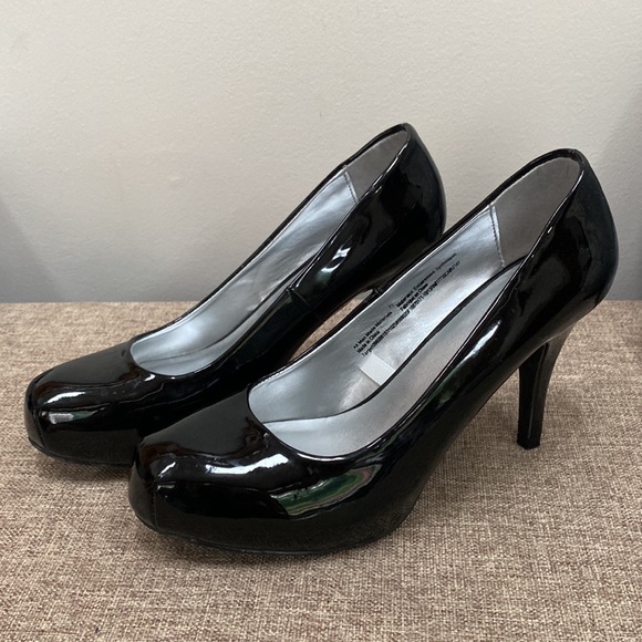 Mossimo Veruca Platform Black Heels - Picture 6 of 7